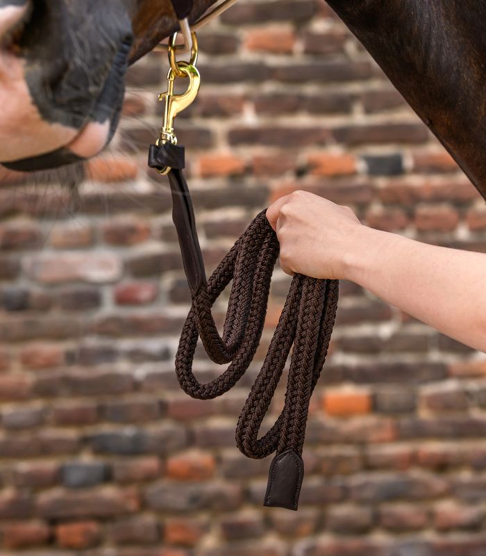 Stricke und Anbinder