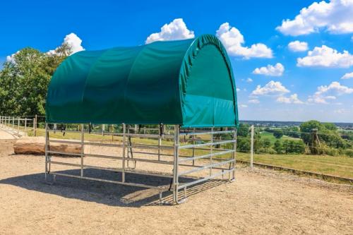 KERBL Weidezelt mit Weidepanelen 363 × 308 × 355 cm