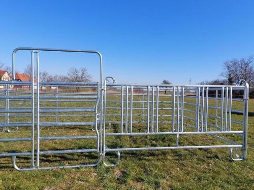 BRAMA WEST Laufbox mit Sicherheitsfressgitter 9m x 3,6m