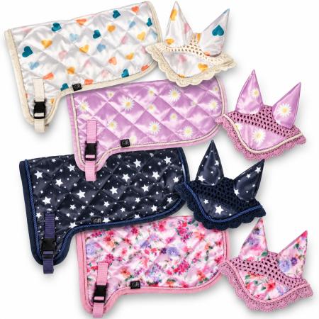 HKM Hobby Horse Set - Print - Sterne-Blumen-Herzchen – Decke & Fliegenhaube