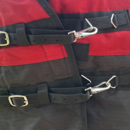 Winterdecke Monteze 1200D HN 200gr Rot/Schwarz
