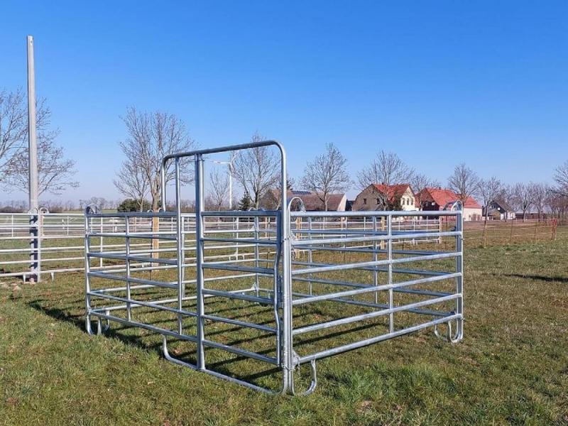 BRAMA WEST Panelbox mit Fressgitter 3m x 3,6m