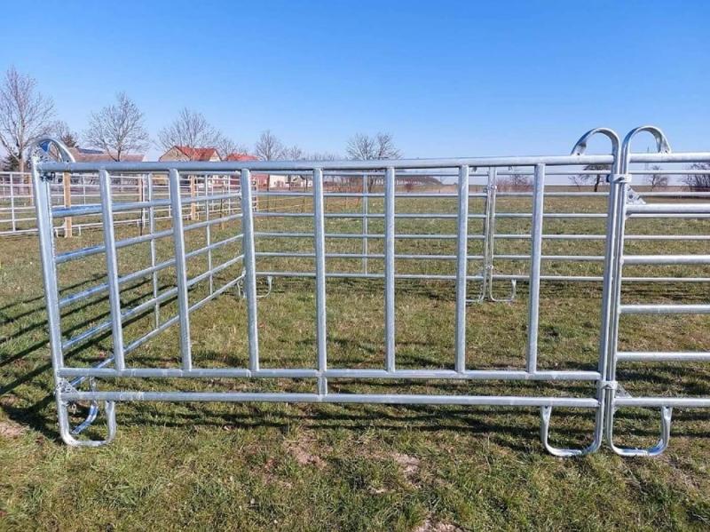 BRAMA WEST Laufbox mit Fressgitter 9m x 3,6m