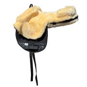 Lammfellsattel